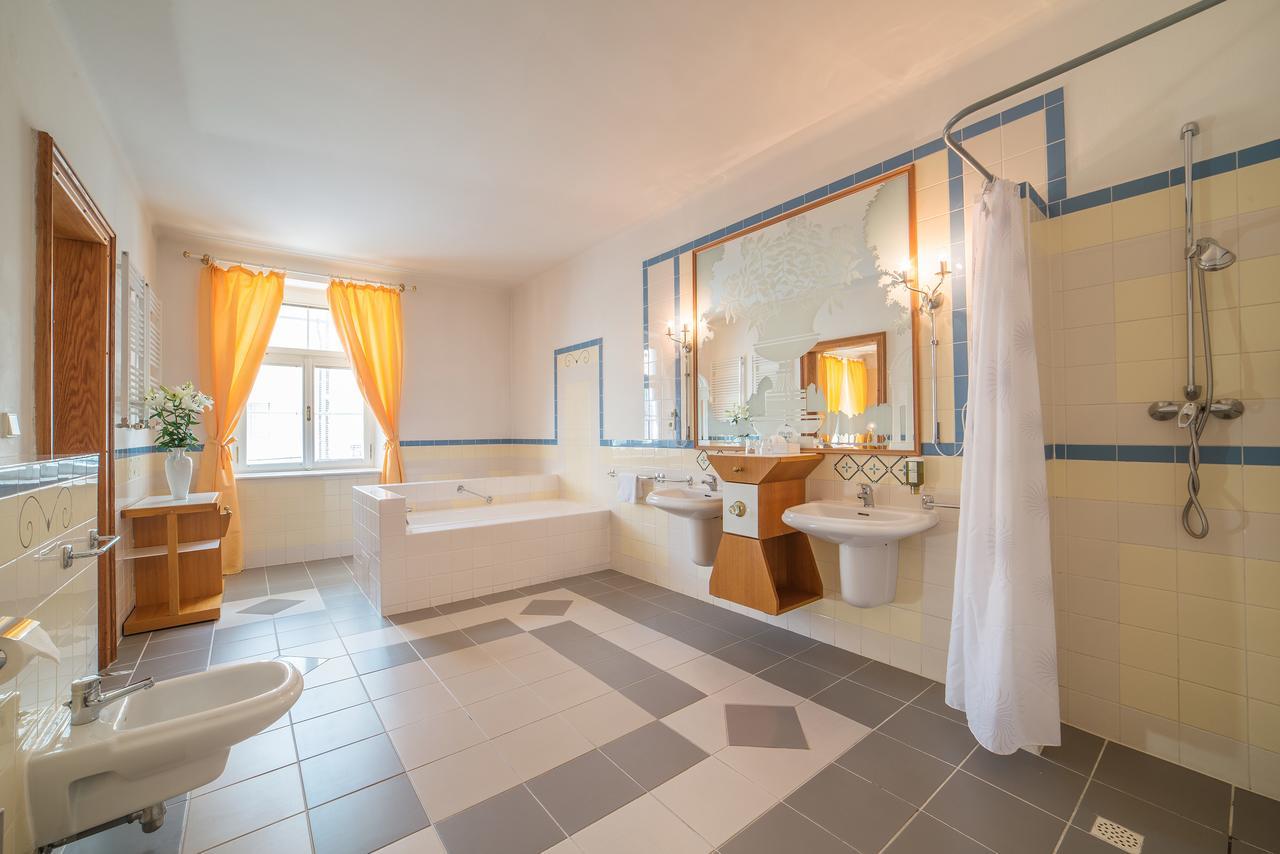 Hotel Three Lilies Inkl Aquaforum Франтішкови-Лазнє Екстер'єр фото