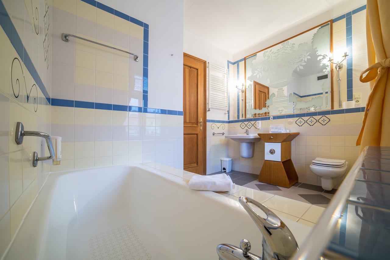 Hotel Three Lilies Inkl Aquaforum Франтішкови-Лазнє Екстер'єр фото