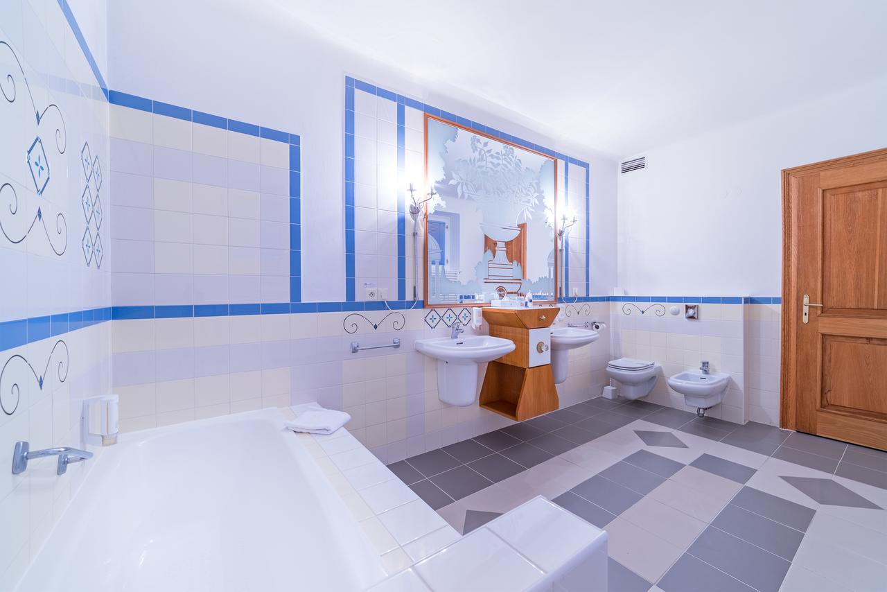 Hotel Three Lilies Inkl Aquaforum Франтішкови-Лазнє Екстер'єр фото