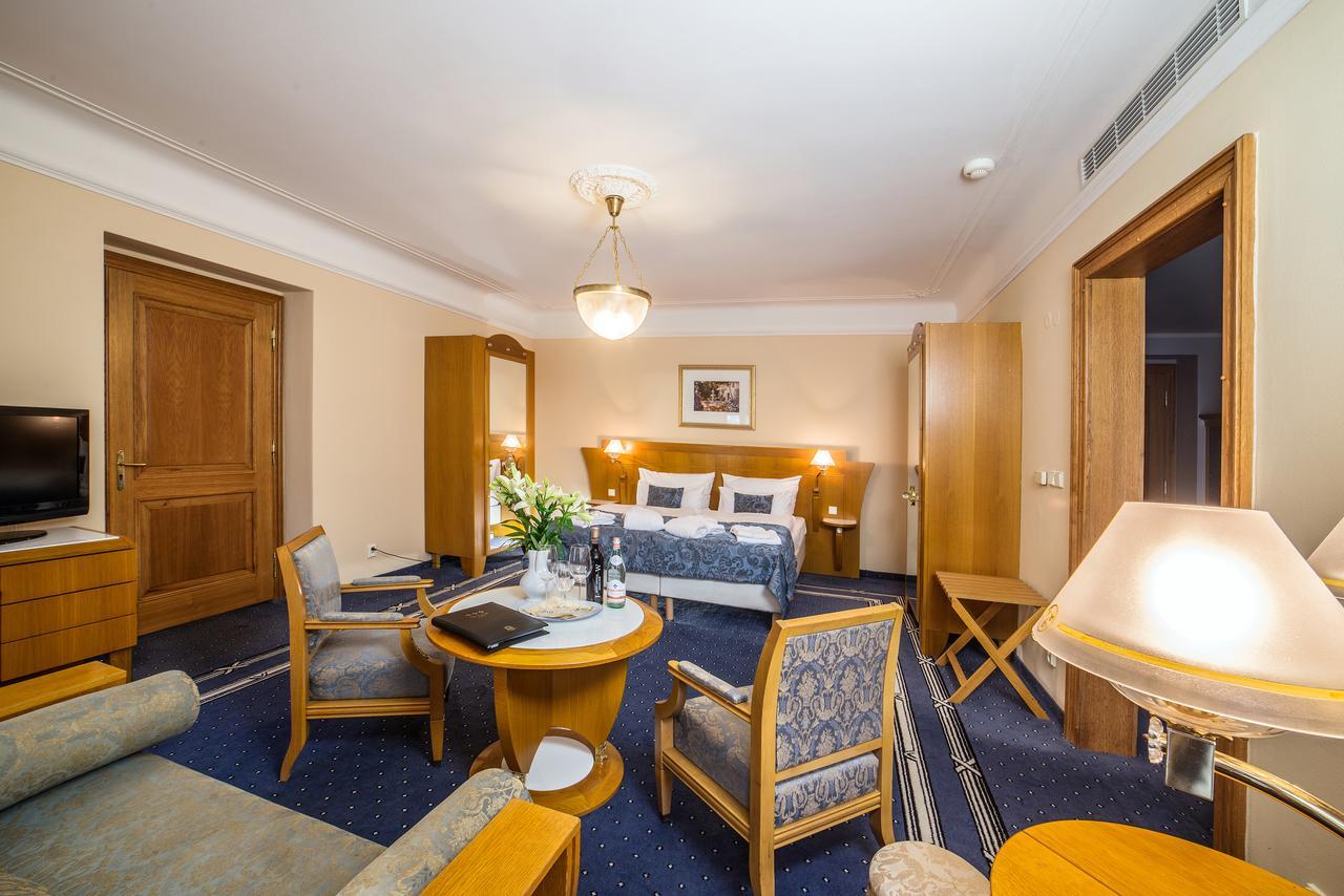 Hotel Three Lilies Inkl Aquaforum Франтішкови-Лазнє Екстер'єр фото